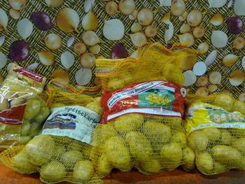 Kartoffeln, Obst und Gemüse aus der Region im Hofladen kaufen